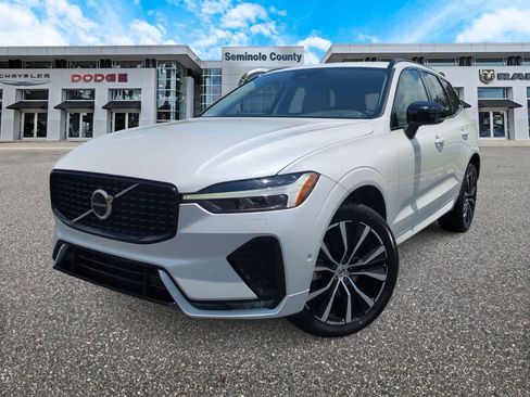Used 2024 Volvo XC60 B5 Plus AWD/4WD image 1