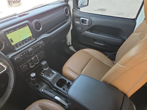 Used 2023 Jeep Wrangler Unlimited Sahara w/ Cold Weather Group AWD/4WD image 12