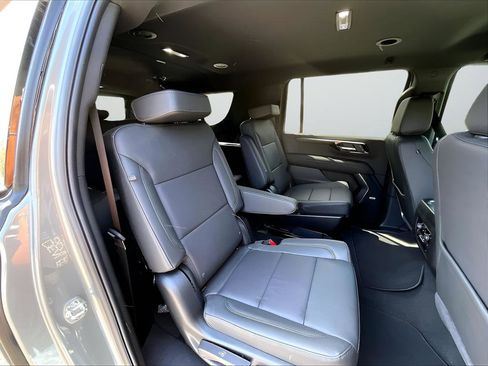 New 2026 Chevrolet Suburban LT w/ Comfort Package AWD/4WD image 12
