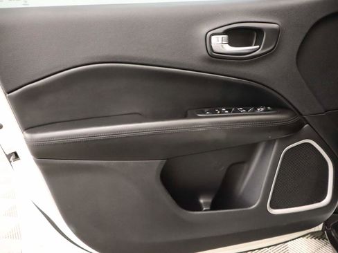Used 2020 Jeep Compass Latitude image 18