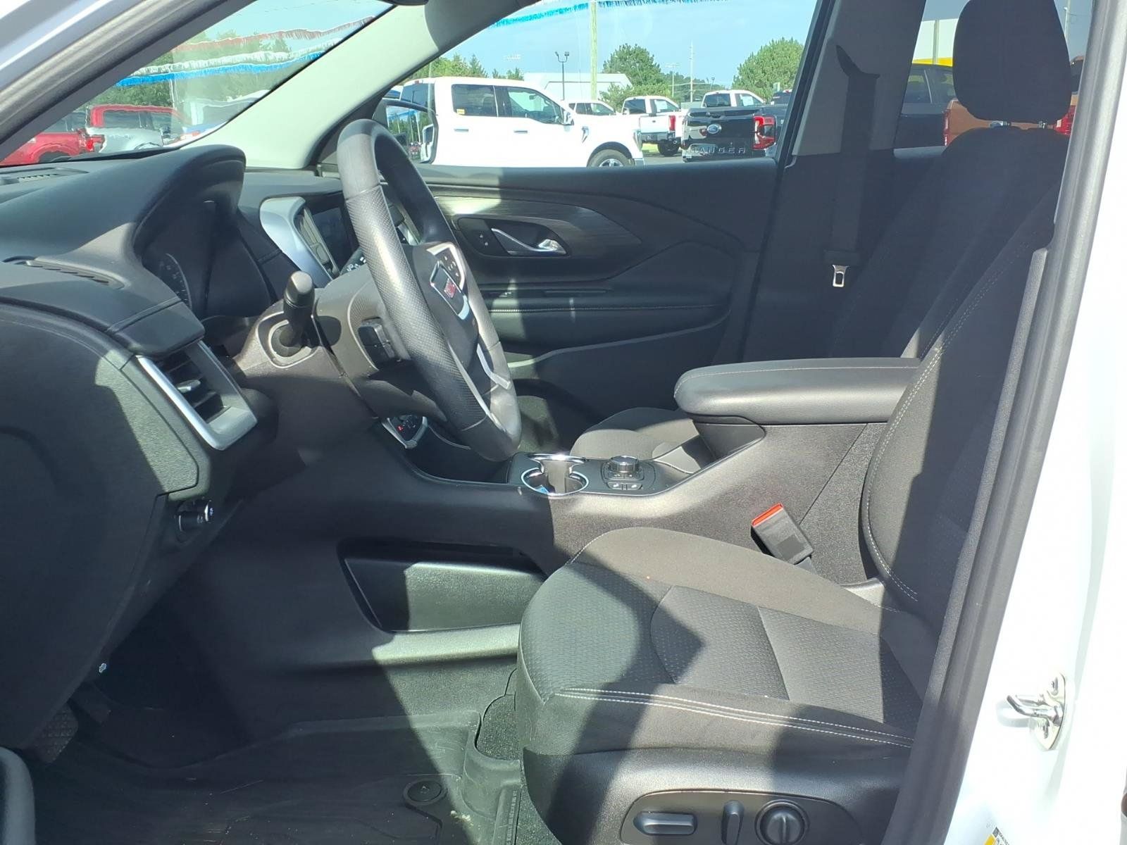 Used 2024 GMC Terrain SLE w/ Driver Convenience Package AWD/4WD image 6