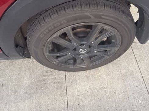 Used 2021 Nissan Kicks SR w/ SR Premium Package image 8