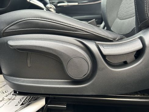 Used 2023 Kia Seltos S image 13