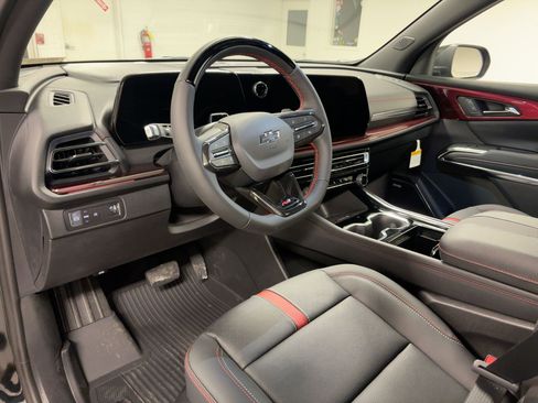 New 2026 Chevrolet Traverse RS w/ LPO, Floor Liner Package image 3