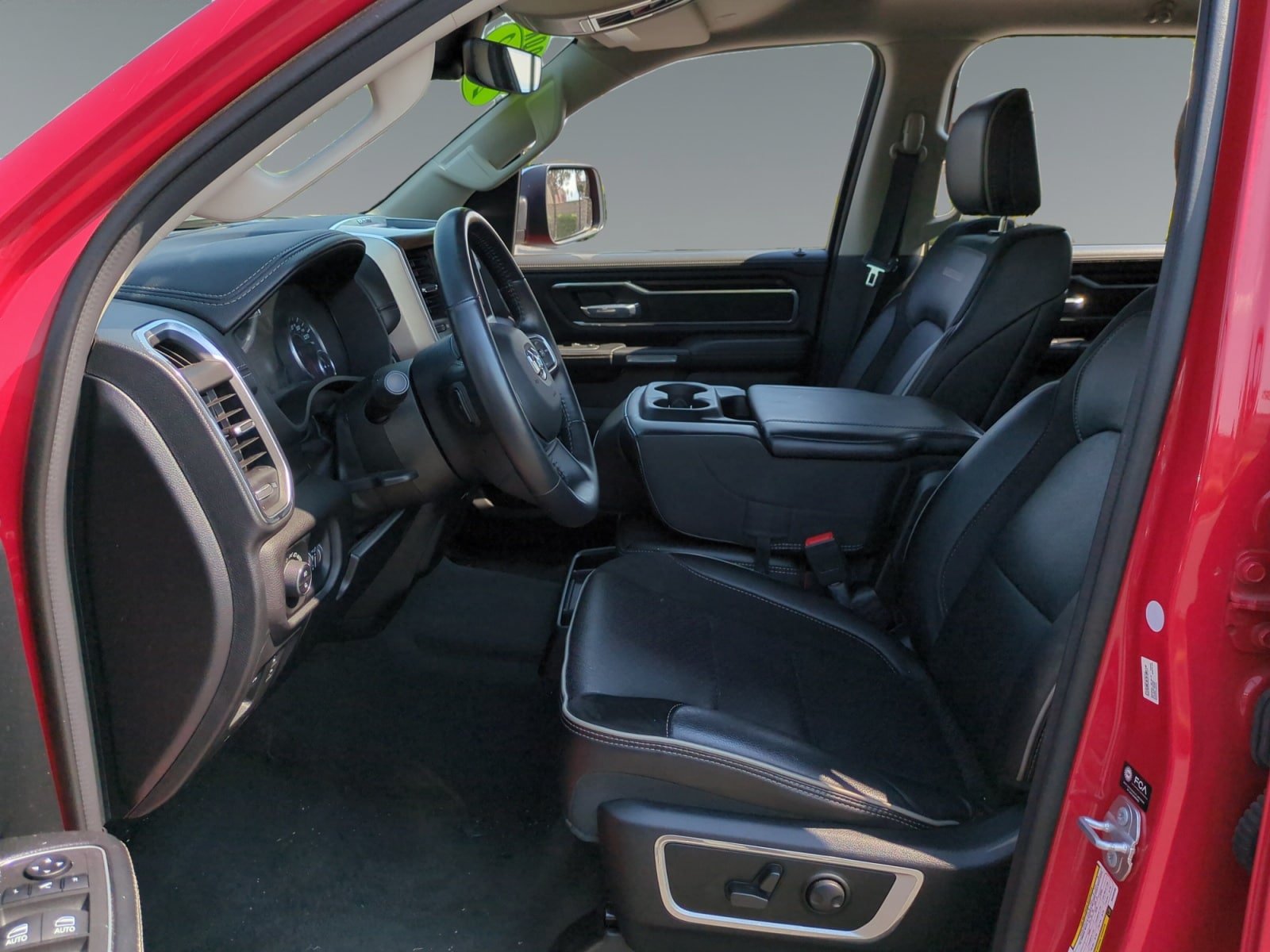 Used 2022 RAM 1500 Laramie AWD/4WD image 9