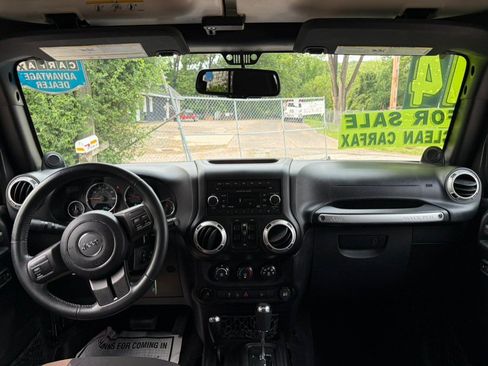 Used 2014 Jeep Wrangler Unlimited Sahara AWD/4WD image 28