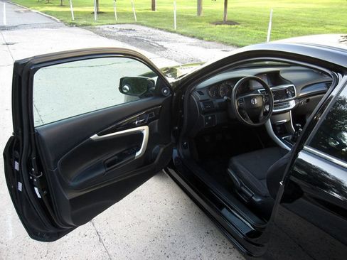 Used 2015 Honda Accord EX image 16