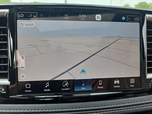 New 2027 Chrysler Pacifica Limited AWD/4WD image 28