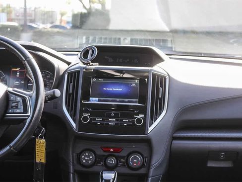 Used 2019 Subaru Crosstrek 2.0i Premium image 19