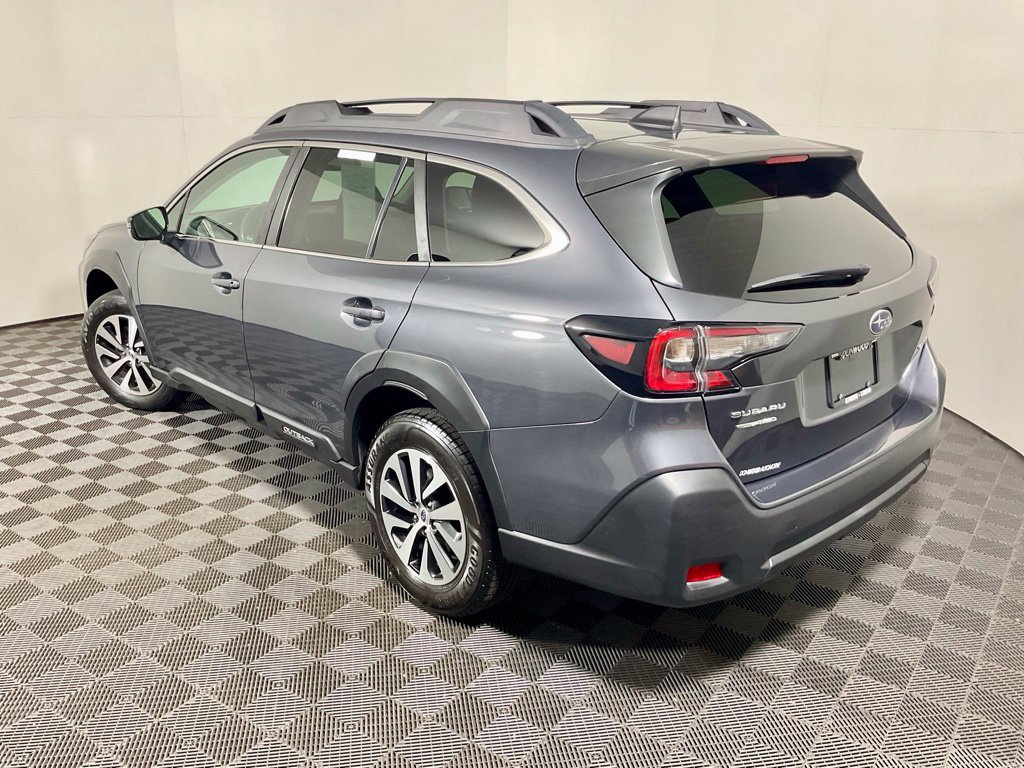 Used 2023 Subaru Outback Premium AWD/4WD image 12