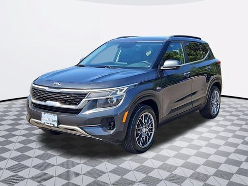 Used 2021 Kia Seltos S AWD/4WD image 2
