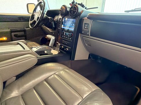 Used 2004 HUMMER H2 w/ Preferred Equipment Group AWD/4WD image 25