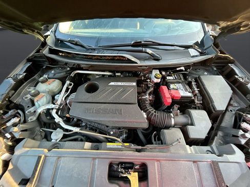 Used 2024 Nissan Rogue SV FWD image 31