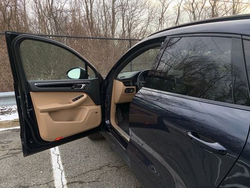 Used 2019 Porsche Macan S image 10