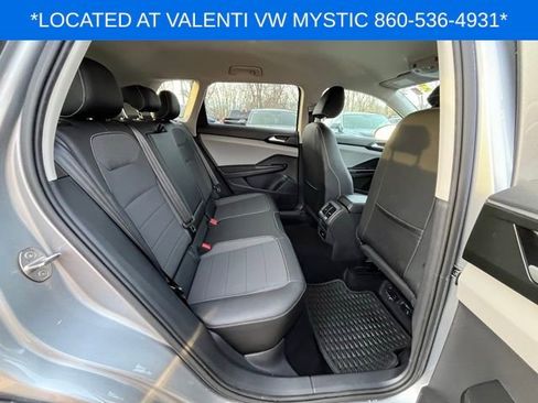 Certified 2022 Volkswagen Taos SE image 15