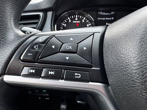 Used 2017 Nissan Rogue S image 25