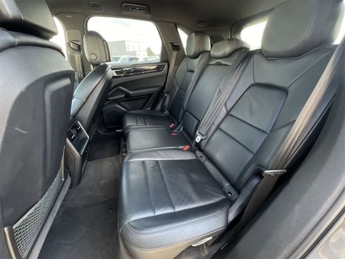 Used 2019 Porsche Cayenne image 21