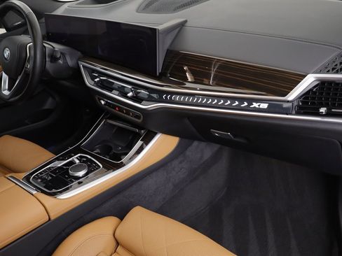 Certified 2026 BMW X5 xDrive40i w/ Climate Comfort Package image 20