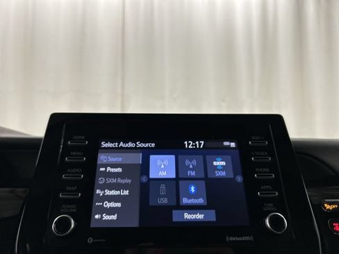 Used 2023 Toyota Camry SE FWD image 9