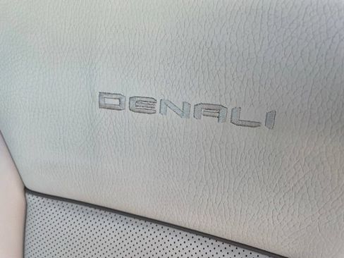 Used 2023 GMC Yukon Denali w/ Denali Reserve Package AWD/4WD image 6