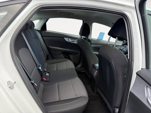 Used 2023 Kia Forte LXS w/ LXS Technology Package FWD image 18