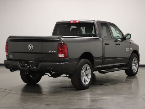 Used 2017 RAM 1500 Express AWD/4WD image 8