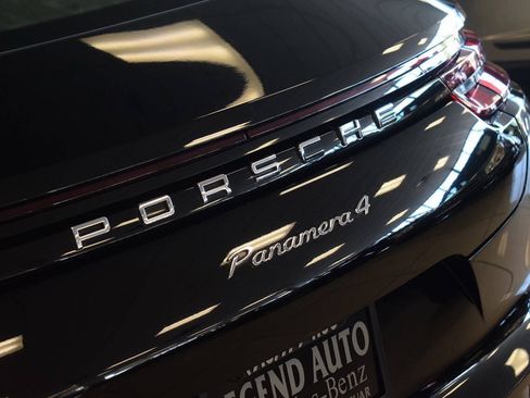 Used 2018 Porsche Panamera 4 AWD/4WD image 36
