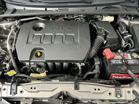 Used 2015 Toyota Corolla LE FWD image 31