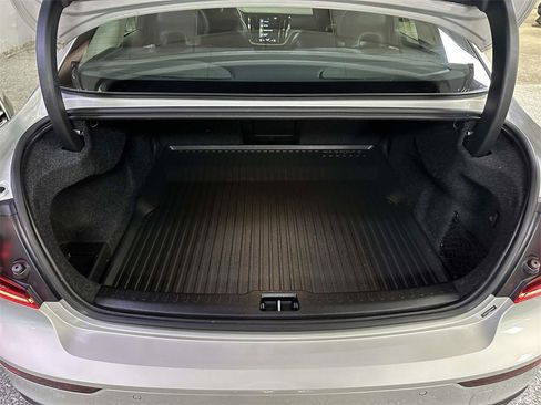 Used 2019 Volvo S60 T6 Momentum image 11