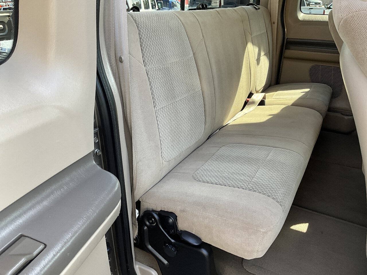 Used 2002 Ford F350 XLT RWD image 25