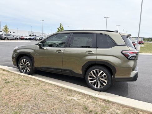 New 2026 Subaru Forester Touring AWD/4WD image 5