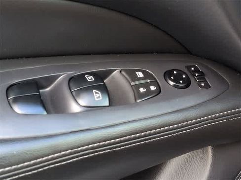 Used 2017 Nissan Pathfinder Platinum w/ Family Entertainment Package image 41