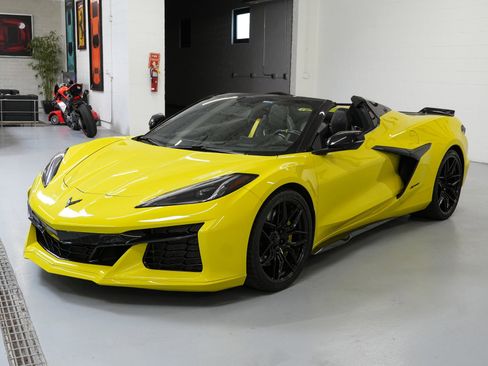 Used 2023 Chevrolet Corvette Z06 w/ Stealth Interior Trim Package image 4