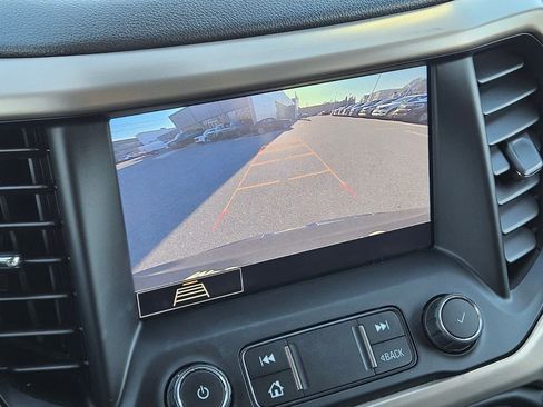 Used 2020 GMC Acadia Denali AWD/4WD image 18