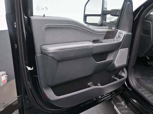 New 2026 Ford F250 Lariat w/ Chrome Package image 6