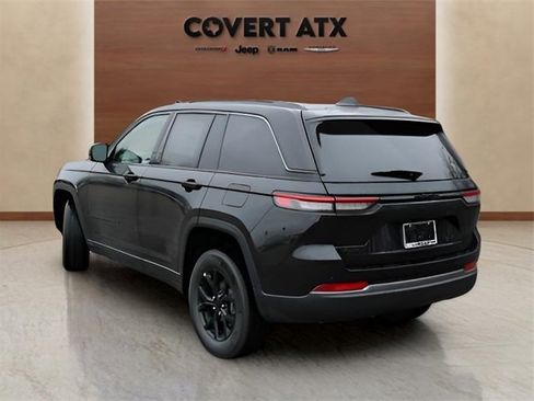 New 2026 Jeep Grand Cherokee Altitude image 3