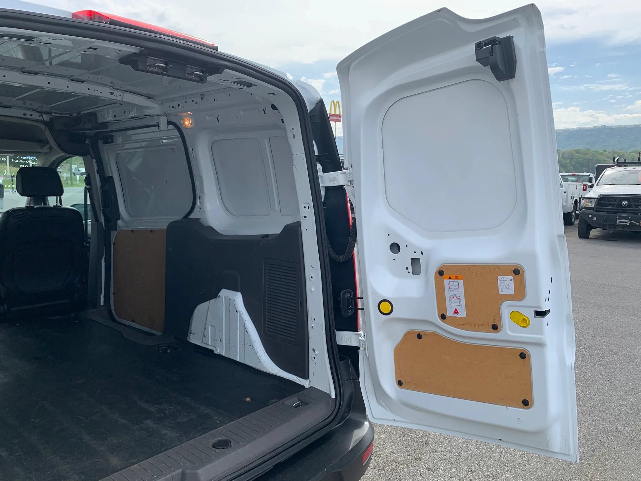 Used 2021 Ford Transit Connect XL FWD image 29