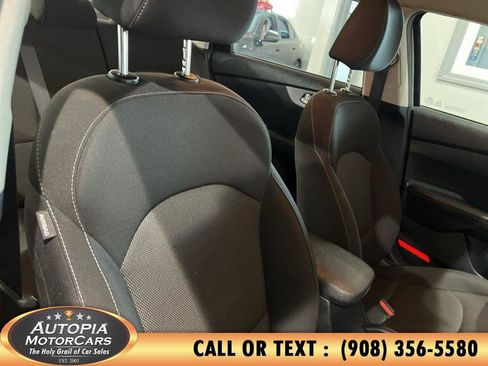 Used 2024 Kia Forte LXS FWD image 11