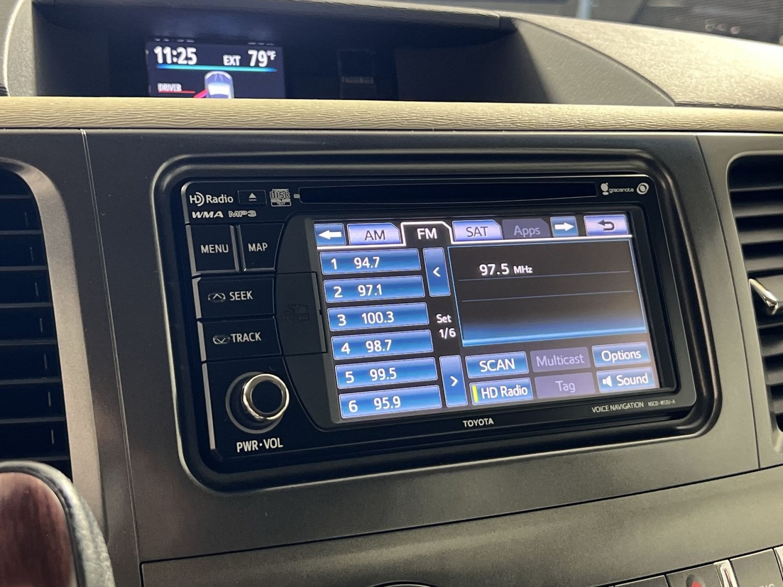 Used 2013 Toyota Sienna XLE w/ Entertainment Pkg FWD image 18