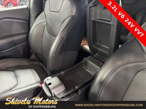 Used 2022 Jeep Cherokee Limited image 24