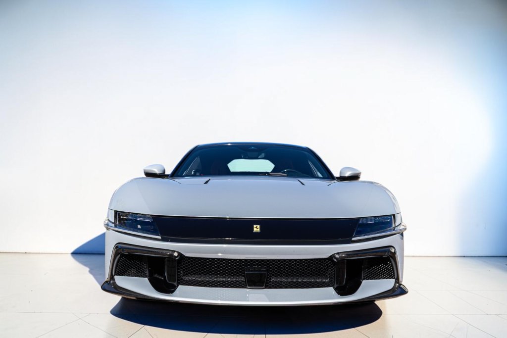 Certified 2025 Ferrari 12Cilindri RWD image 11