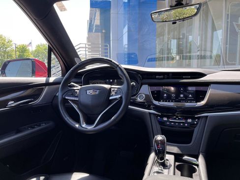 Used 2025 Cadillac XT6 Premium Luxury w/ Platinum Package AWD/4WD image 19