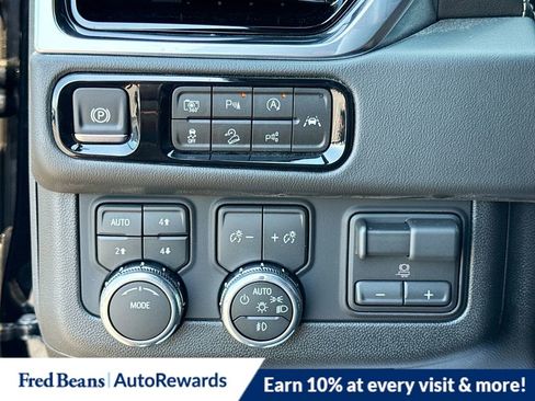 New 2026 GMC Yukon XL Elevation w/ Elevation Premium Package AWD/4WD image 13