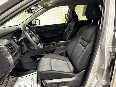 Used 2024 Nissan Rogue SV image 19