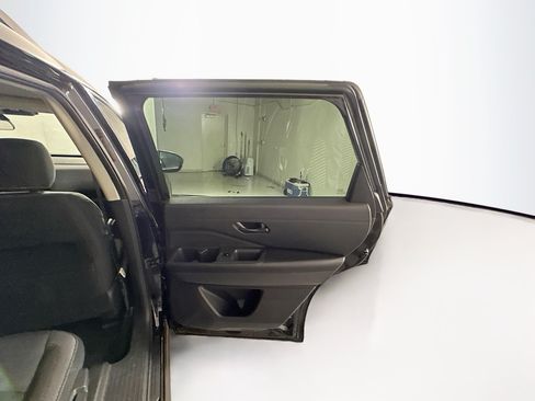 Used 2024 Nissan Pathfinder SV FWD image 30