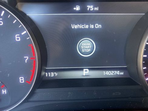 Used 2017 Kia Cadenza Limited FWD image 26