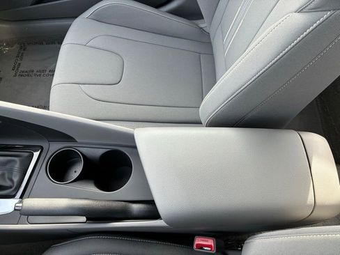 Used 2023 Hyundai Elantra SEL image 31