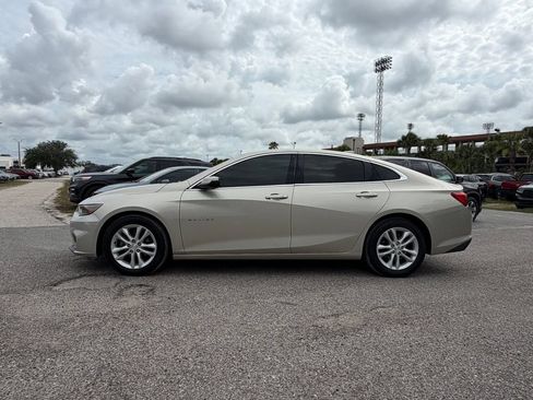 Used 2016 Chevrolet Malibu LT w/ Leather Package FWD image 7