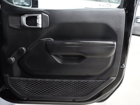 Used 2020 Jeep Wrangler Sport AWD/4WD image 24