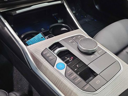 New 2025 BMW i4 xDrive40i image 17